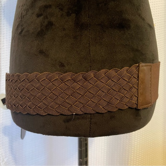 George Brown 2” Stretch Belt With Gold Buckle Size S/M NWT - Picture 3 of 6